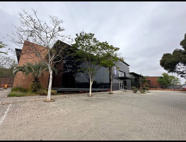 2,221M² WAREHOUSE TO LET IN NORTH RIDING